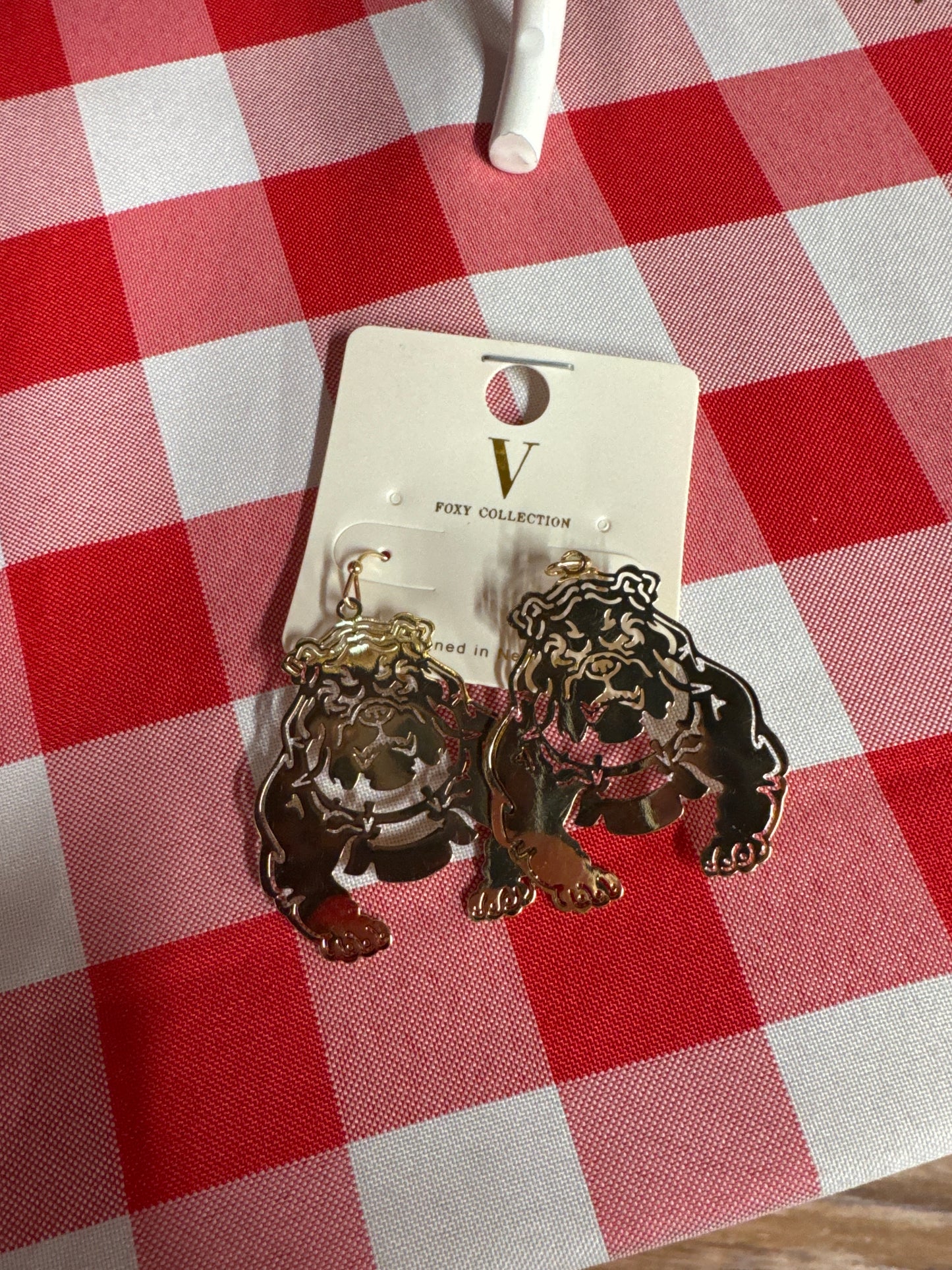 Standing Bulldog earrings-gold VER5902