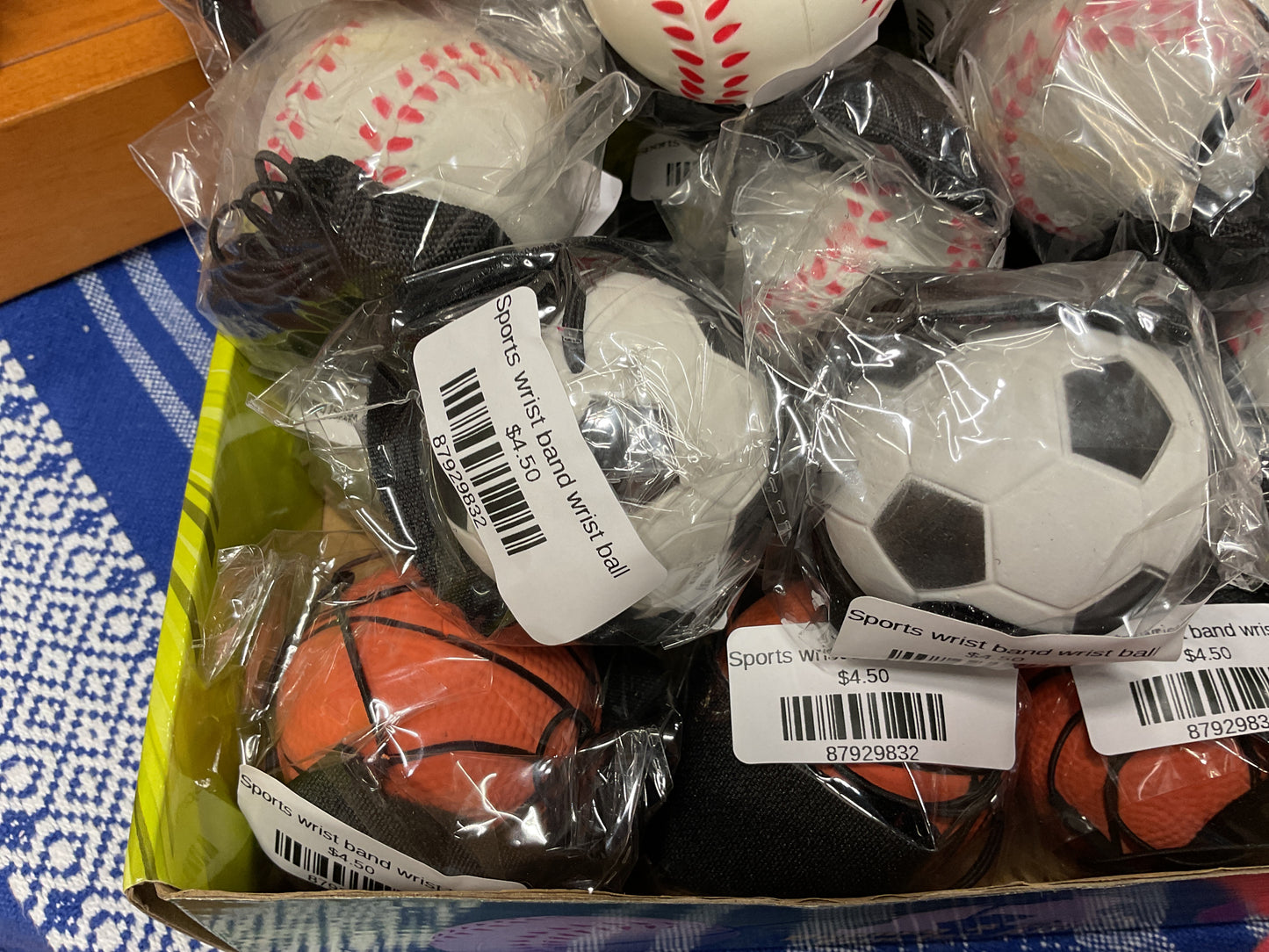 Sports wrist band wrist ball